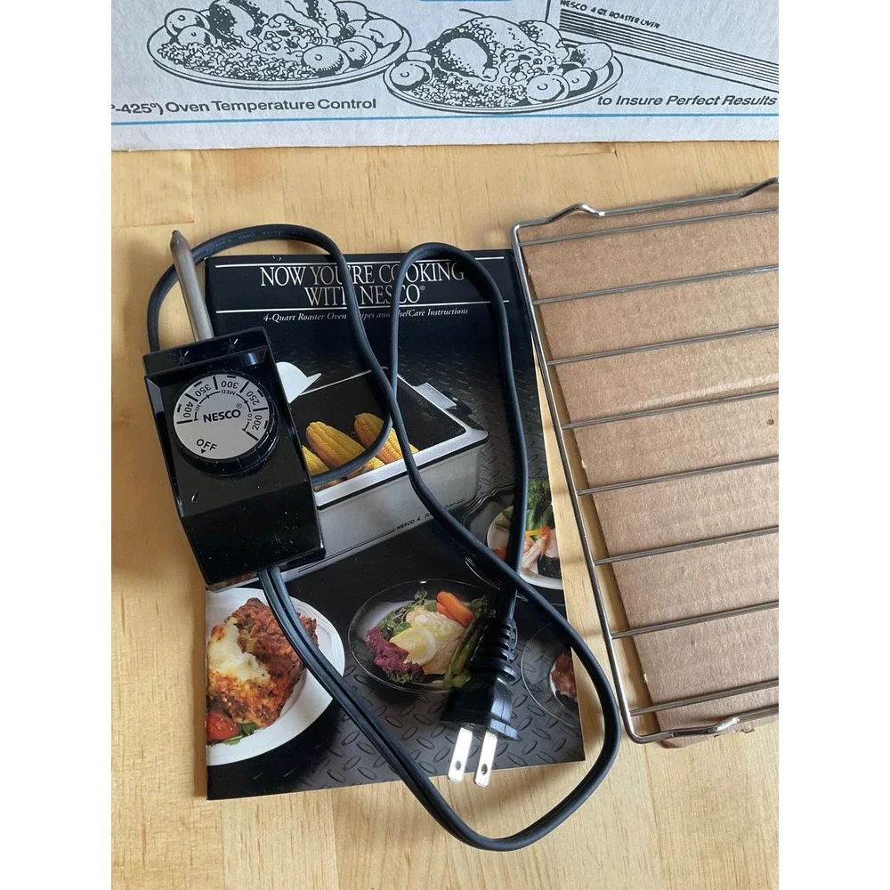 Nesco 4 Qt Roaster Oven Blue Porcelain Enamel 4804-12 Countertop Cooker with Box